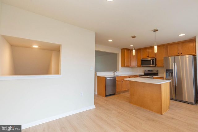 440 RUMBLING ROCK RD, Hedgesville, WV 25427