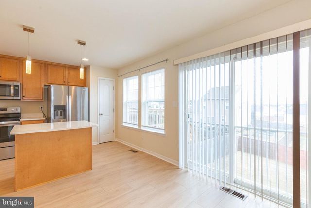 440 RUMBLING ROCK RD, Hedgesville, WV 25427