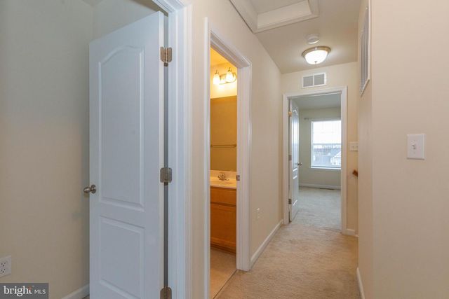 440 RUMBLING ROCK RD, Hedgesville, WV 25427