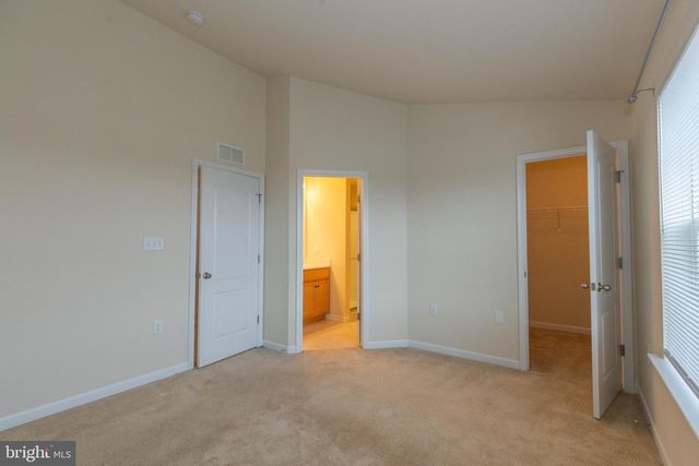 440 RUMBLING ROCK RD, Hedgesville, WV 25427