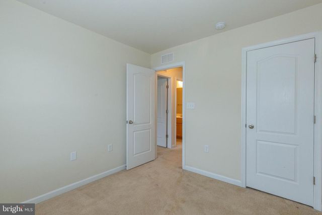 440 RUMBLING ROCK RD, Hedgesville, WV 25427