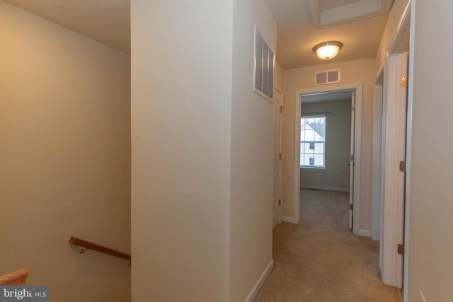 440 RUMBLING ROCK RD, Hedgesville, WV 25427