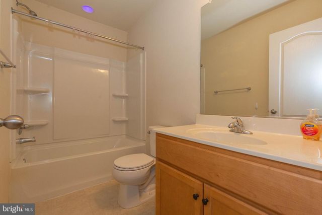 440 RUMBLING ROCK RD, Hedgesville, WV 25427