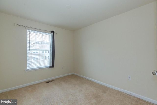 440 RUMBLING ROCK RD, Hedgesville, WV 25427