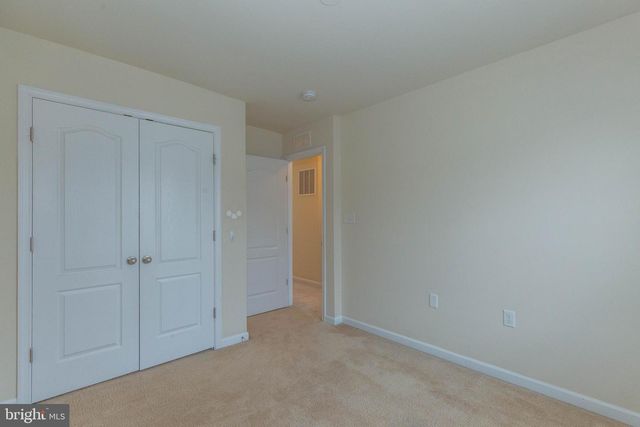 440 RUMBLING ROCK RD, Hedgesville, WV 25427