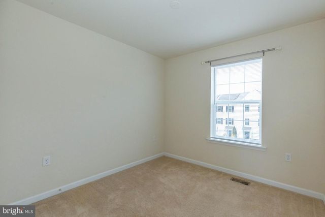 440 RUMBLING ROCK RD, Hedgesville, WV 25427