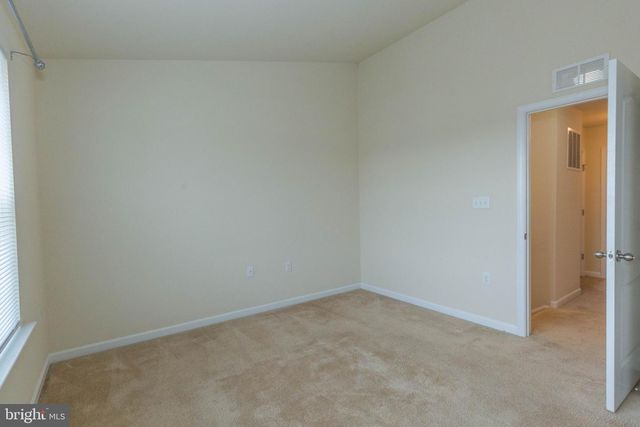 440 RUMBLING ROCK RD, Hedgesville, WV 25427