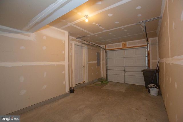 440 RUMBLING ROCK RD, Hedgesville, WV 25427