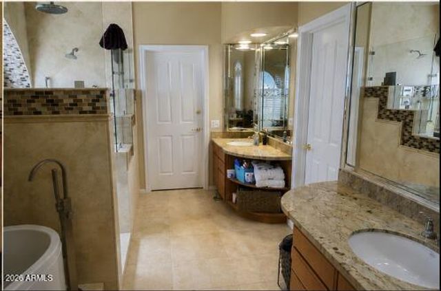 13065 E SHANGRI LA Road, Scottsdale, AZ 85259