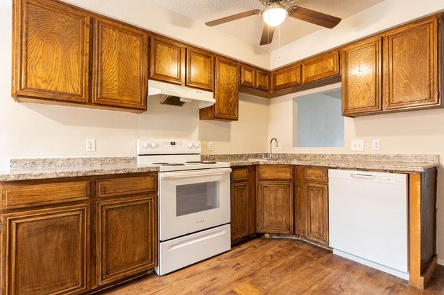 323 W William Cannon DR A, Austin, TX 78745
