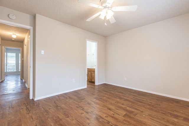 323 W William Cannon DR A, Austin, TX 78745