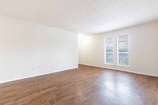 323 W William Cannon DR A, Austin, TX 78745
