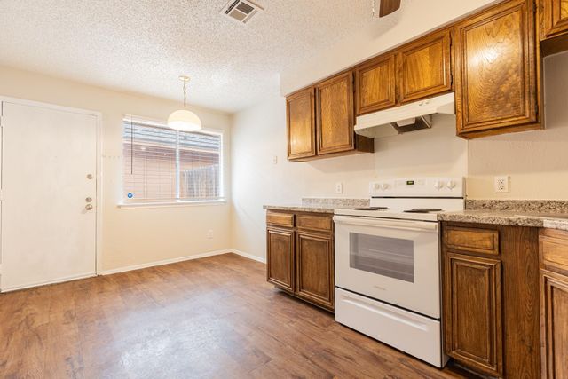 323 W William Cannon DR A, Austin, TX 78745