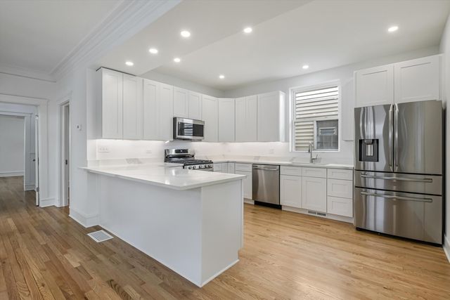 7339 S Evans Avenue, Chicago, IL 60619