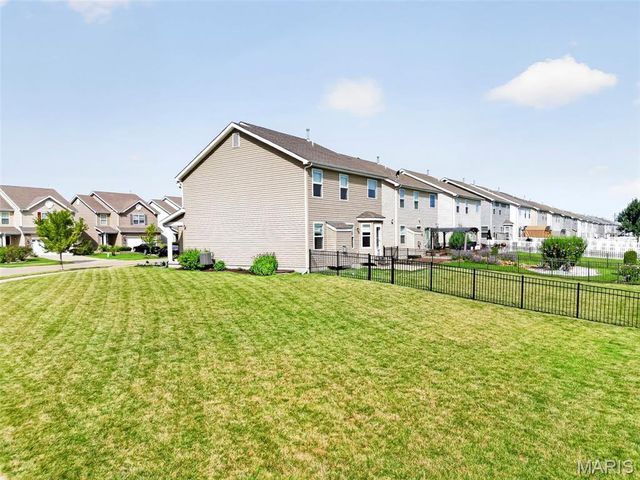 3381 Charlestowne Crossing Drive, St Charles, MO 63301