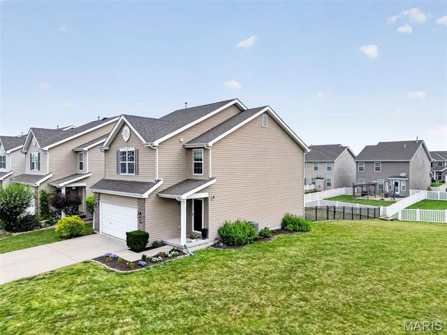 3381 Charlestowne Crossing Drive, St Charles, MO 63301