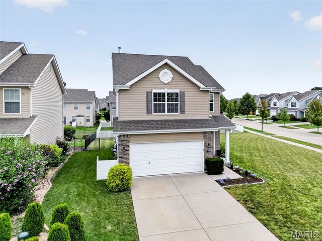3381 Charlestowne Crossing Drive, St Charles, MO 63301