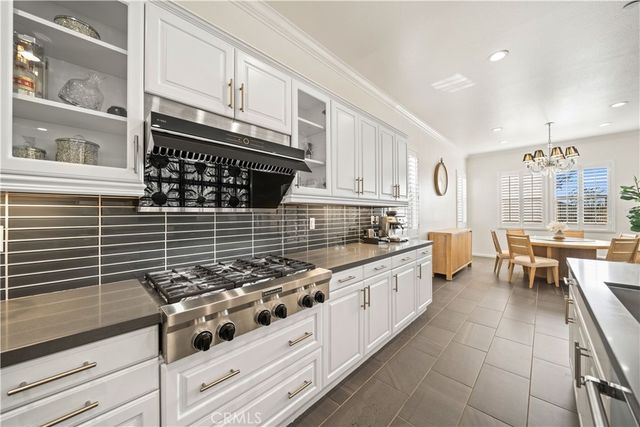 702 E Lemon Swirl, Azusa, CA 91702