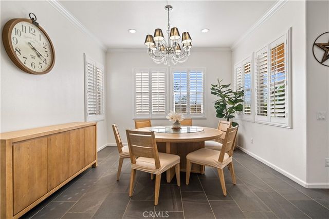 702 E Lemon Swirl, Azusa, CA 91702