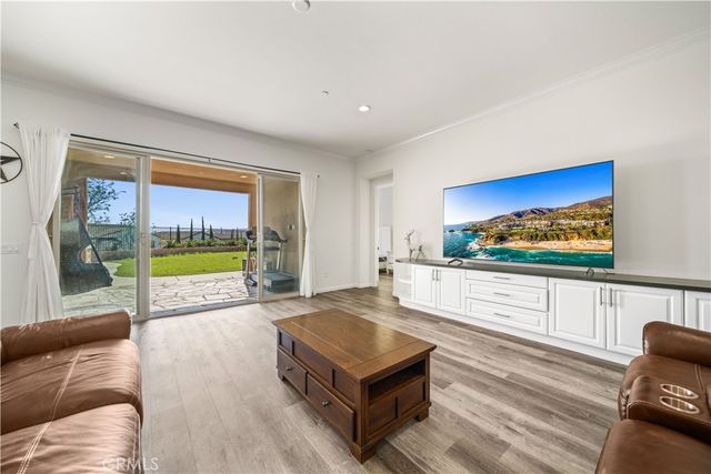 702 E Lemon Swirl, Azusa, CA 91702