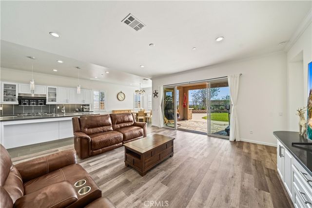 702 E Lemon Swirl, Azusa, CA 91702