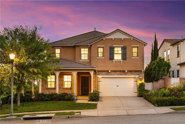 702 E Lemon Swirl, Azusa, CA 91702