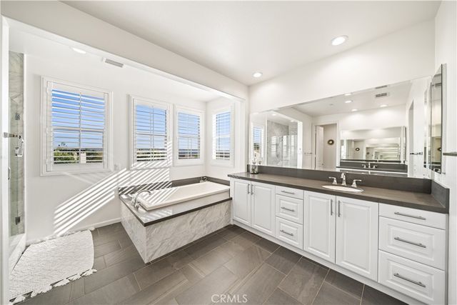 702 E Lemon Swirl, Azusa, CA 91702