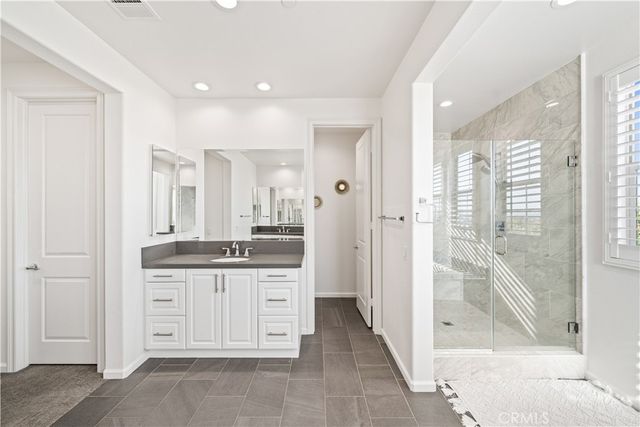 702 E Lemon Swirl, Azusa, CA 91702