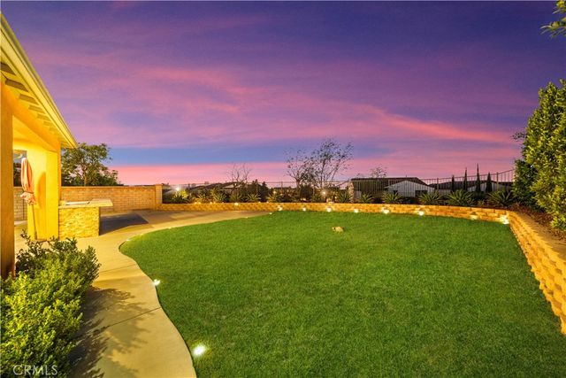 702 E Lemon Swirl, Azusa, CA 91702