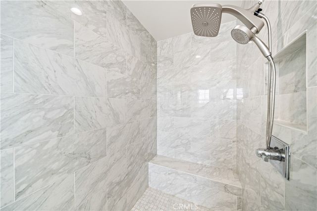 702 E Lemon Swirl, Azusa, CA 91702