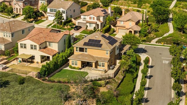 702 E Lemon Swirl, Azusa, CA 91702