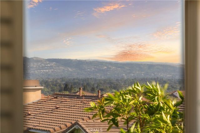 702 E Lemon Swirl, Azusa, CA 91702