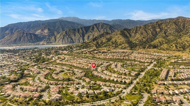 702 E Lemon Swirl, Azusa, CA 91702