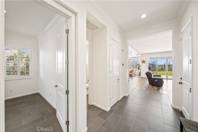 702 E Lemon Swirl, Azusa, CA 91702