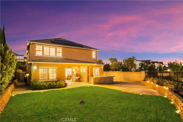 702 E Lemon Swirl, Azusa, CA 91702