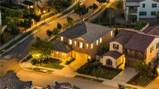 702 E Lemon Swirl, Azusa, CA 91702