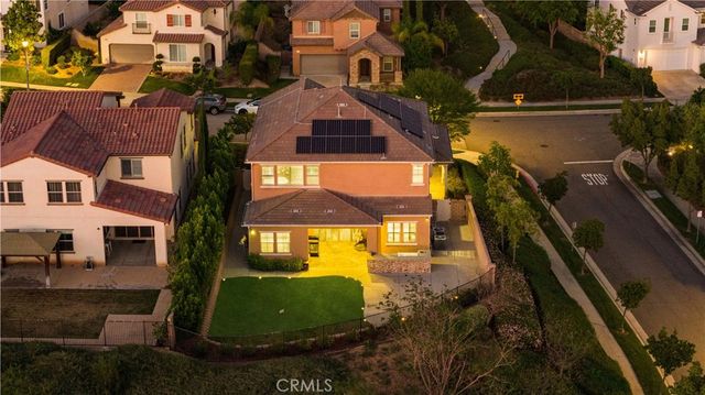 702 E Lemon Swirl, Azusa, CA 91702