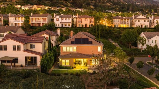 702 E Lemon Swirl, Azusa, CA 91702