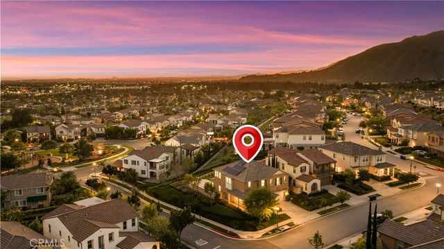 702 E Lemon Swirl, Azusa, CA 91702