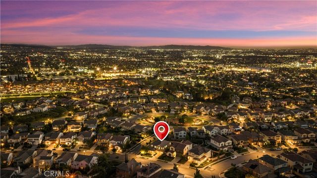 702 E Lemon Swirl, Azusa, CA 91702