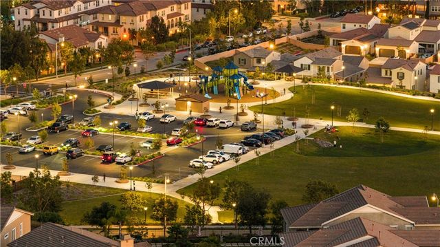 702 E Lemon Swirl, Azusa, CA 91702