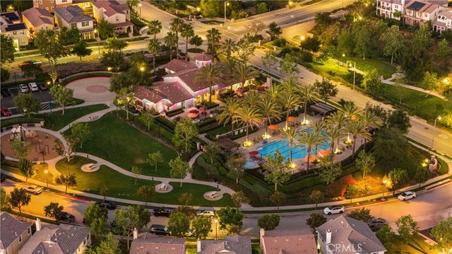 702 E Lemon Swirl, Azusa, CA 91702