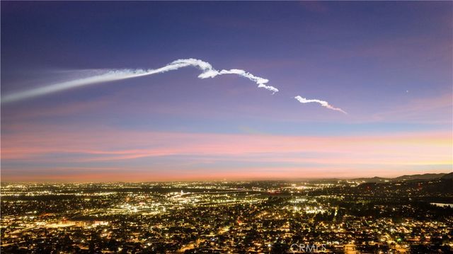 702 E Lemon Swirl, Azusa, CA 91702