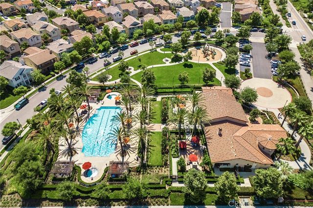 702 E Lemon Swirl, Azusa, CA 91702