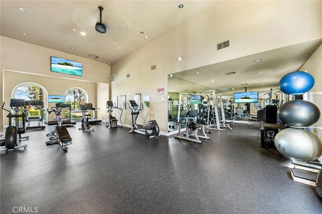 702 E Lemon Swirl, Azusa, CA 91702