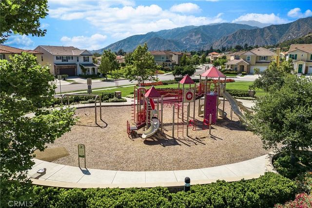 702 E Lemon Swirl, Azusa, CA 91702