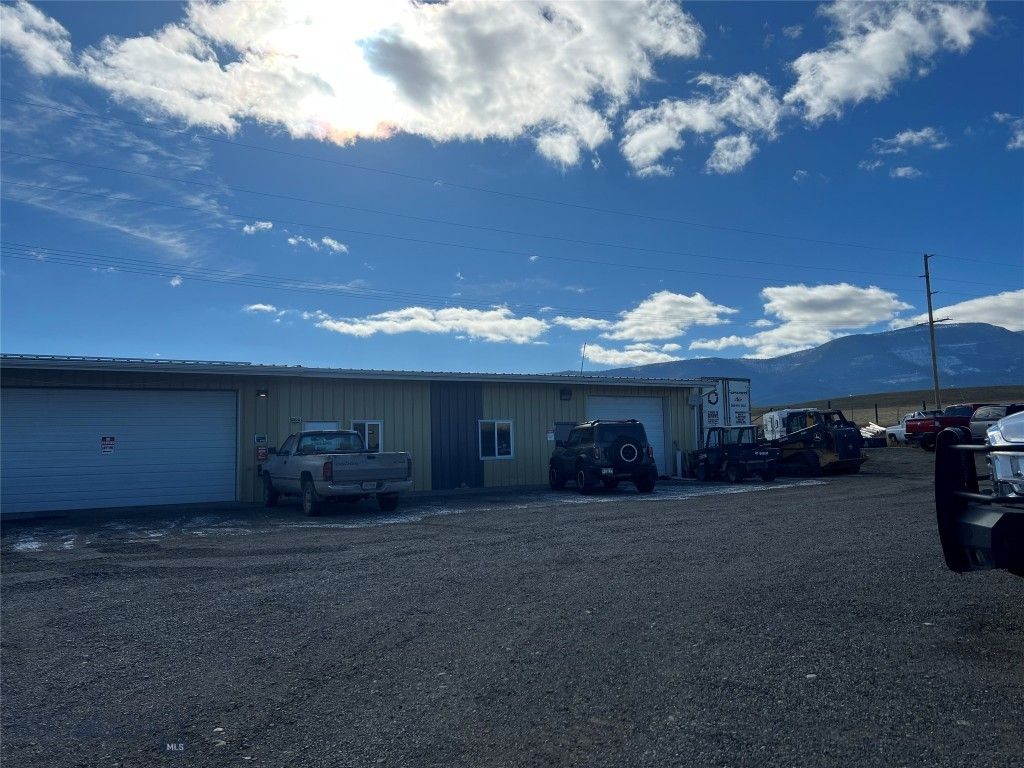 1296 US Highway 10 Highway W, Livingston, MT 59047 photo 2