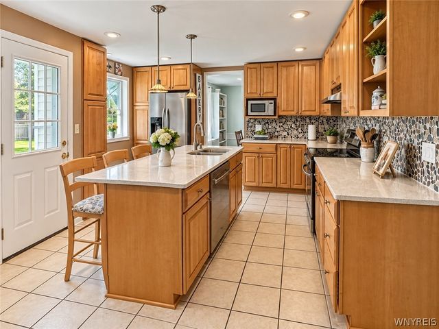35 Treehaven Road, West Seneca, NY 14224