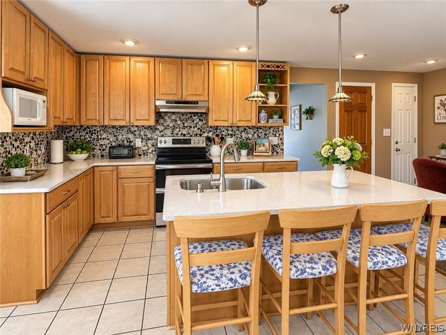 35 Treehaven Road, West Seneca, NY 14224