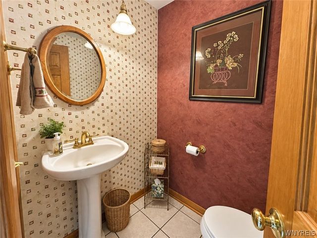 35 Treehaven Road, West Seneca, NY 14224